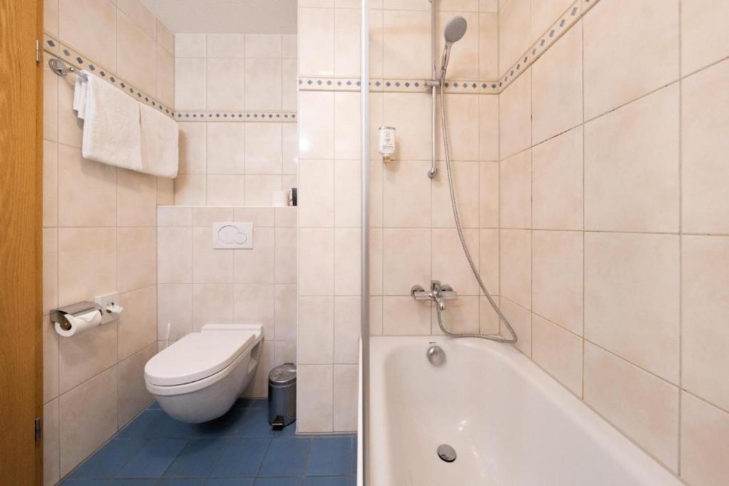Ates Hotel Kehl 19/60