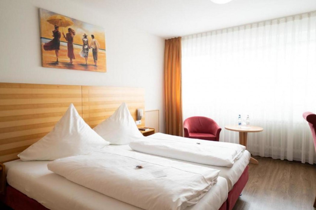 Ates Hotel Kehl 14/60