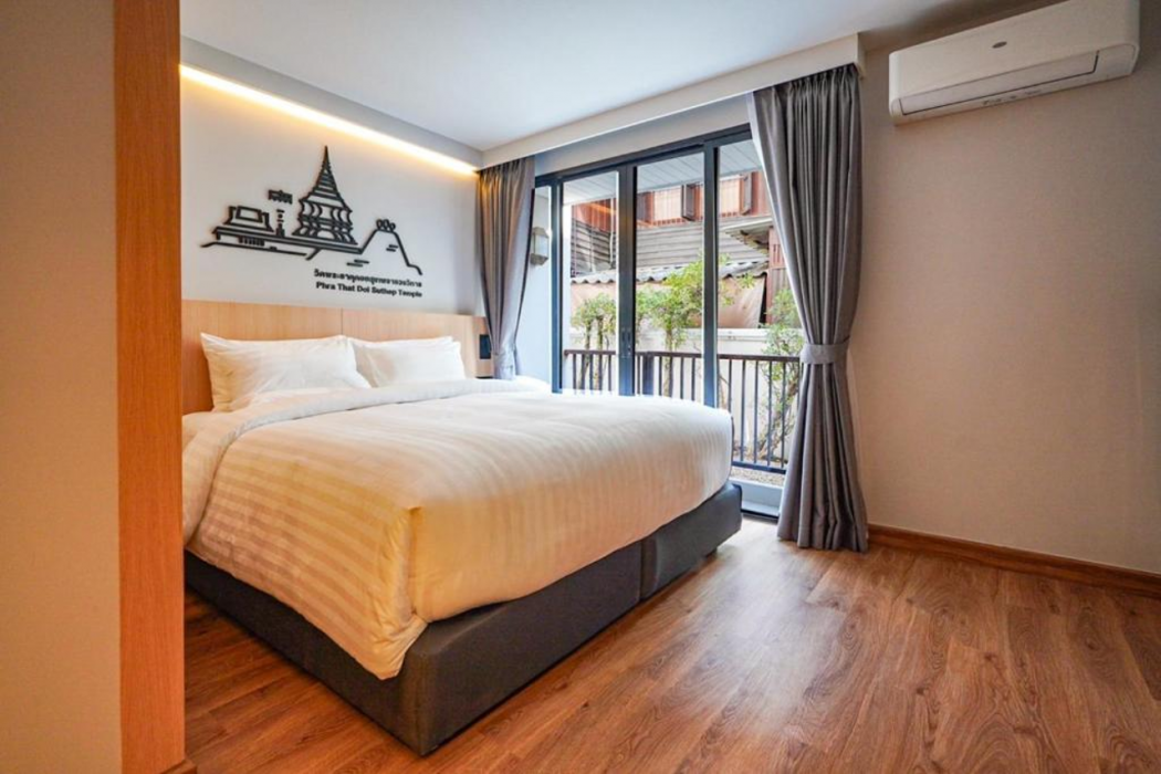 March Hotel & Suite Riverside 11/60