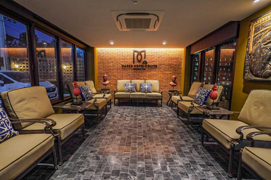 March Hotel & Suite Riverside 35/60