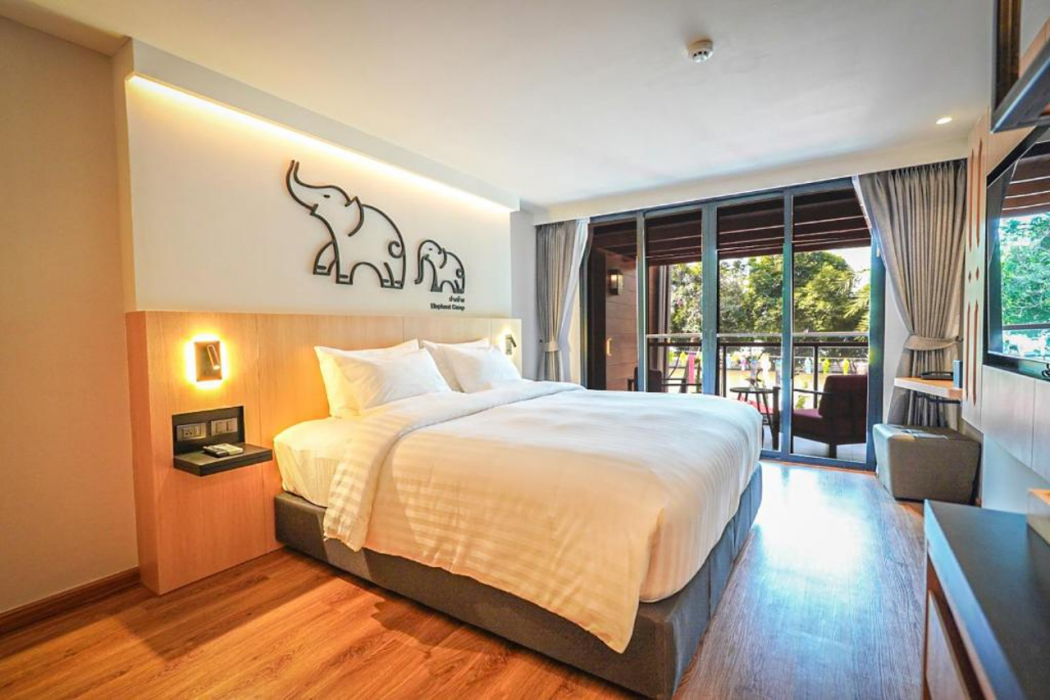 March Hotel & Suite Riverside 10/60
