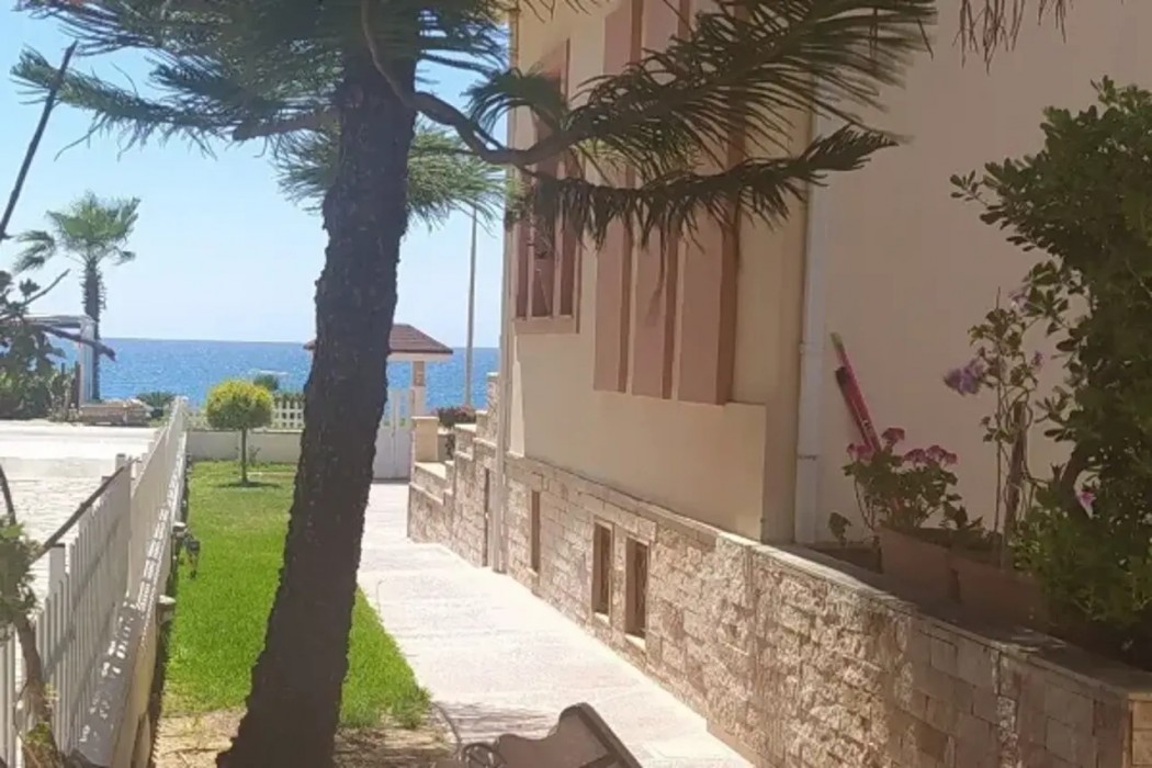 Luxury Apartments Kanali