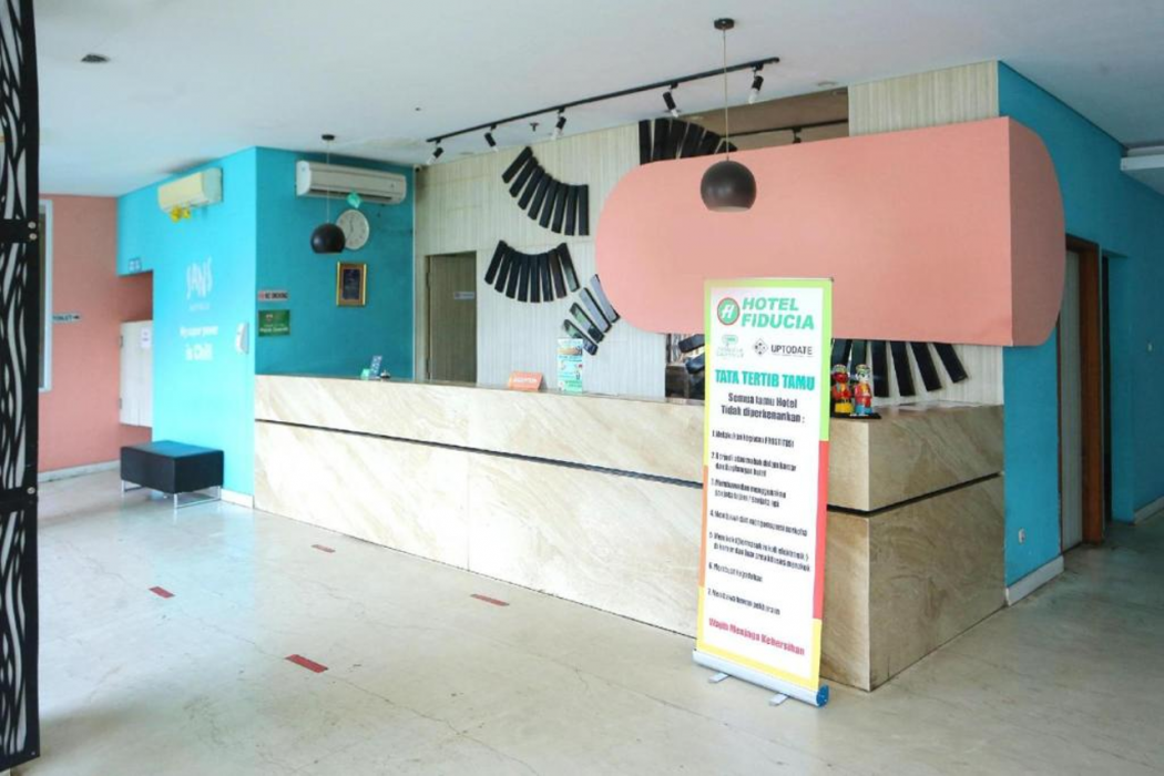 Super OYO Townhouse OAK Hotel Fiducia Pondok Gede 7/48