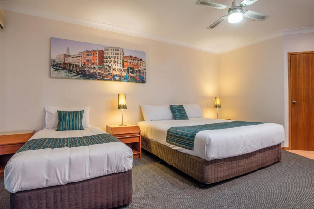 Aspley Carsel Motor Inn 7/60