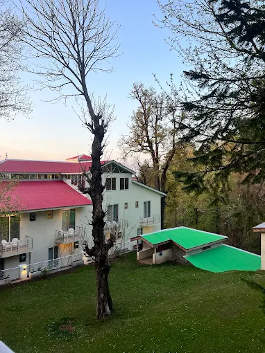 Pinemont Hotel Murree 47/57