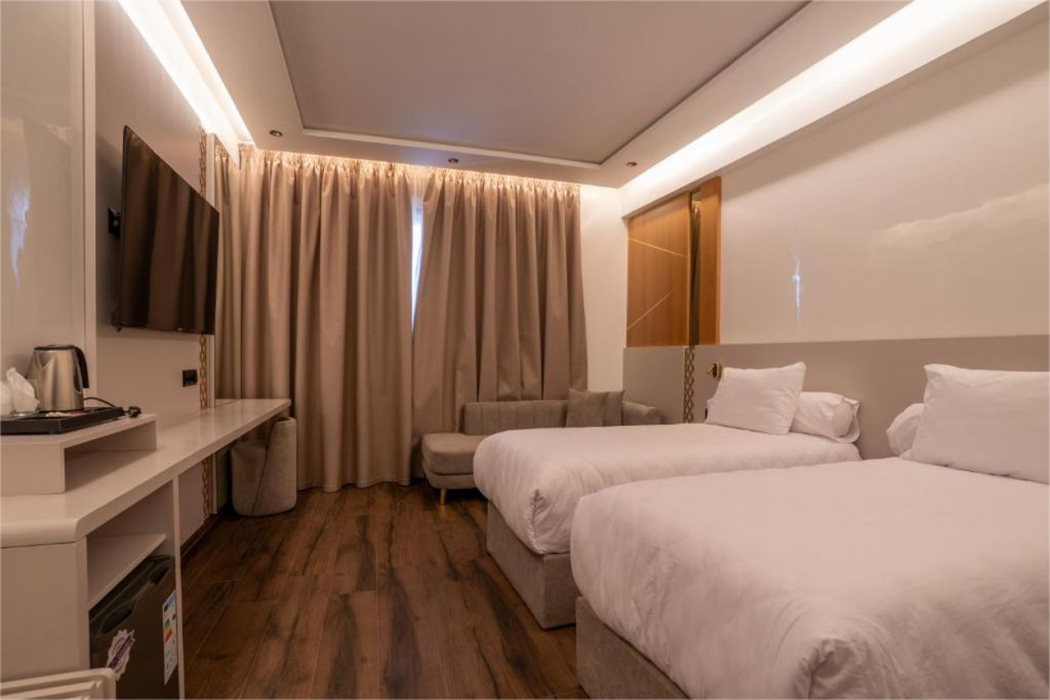 Hotel Esmeralda 14/57