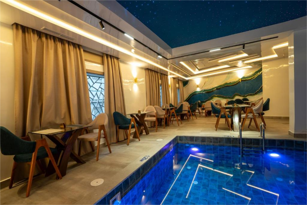 Hotel Esmeralda 38/57