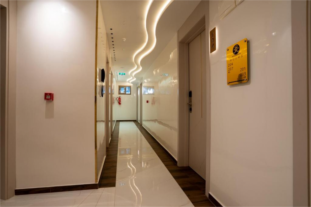 Hotel Esmeralda 9/57