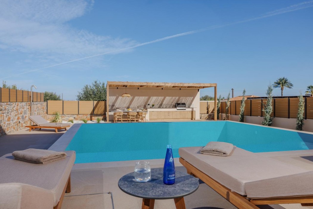 Sokratis LocoLux Villas & Suites 46/86