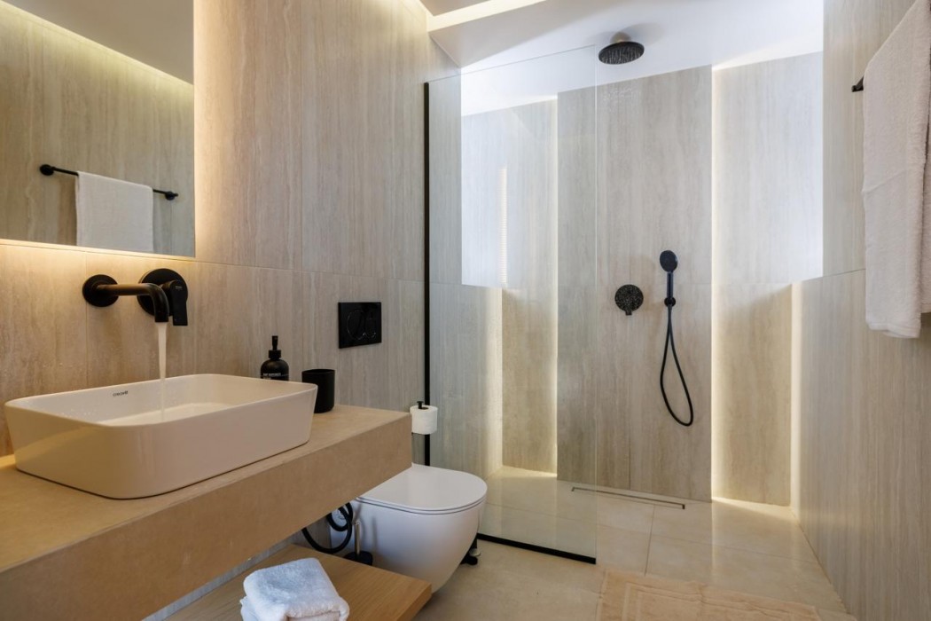 Sokratis LocoLux Villas & Suites 81/86