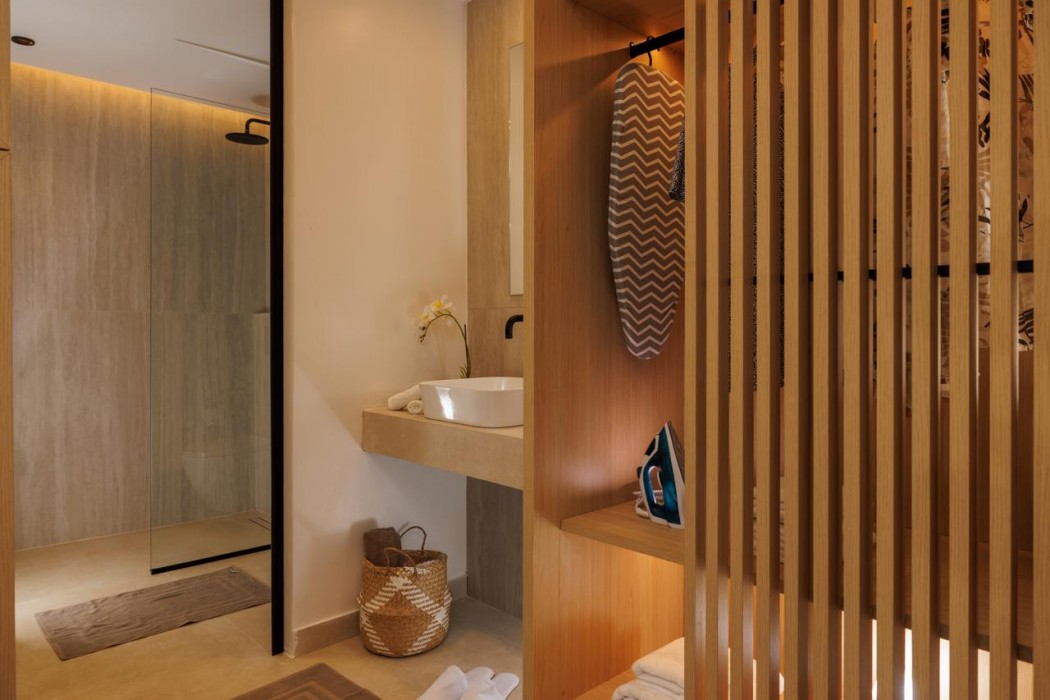 Sokratis LocoLux Villas & Suites 78/86