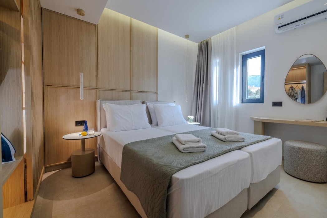 Sokratis LocoLux Villas & Suites 17/86