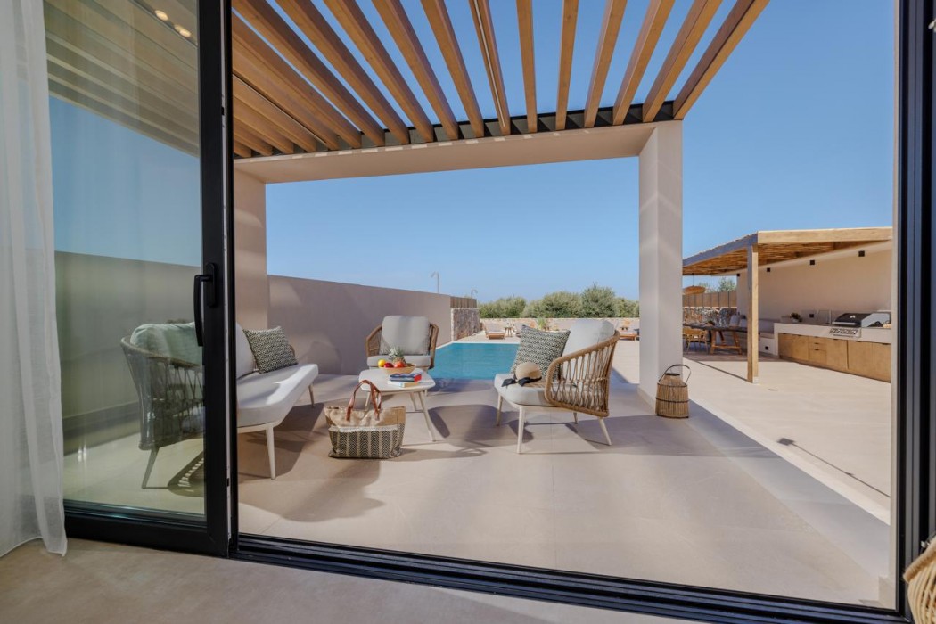 Sokratis LocoLux Villas & Suites 42/86