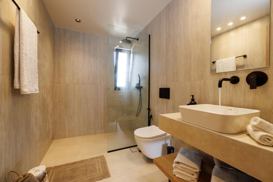 Sokratis LocoLux Villas & Suites 80/86