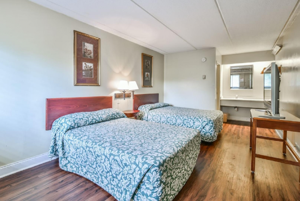 Economy Hotel Marietta 8/12