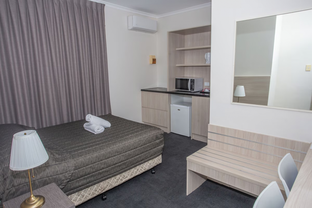 Westside Motor Inn 18/57