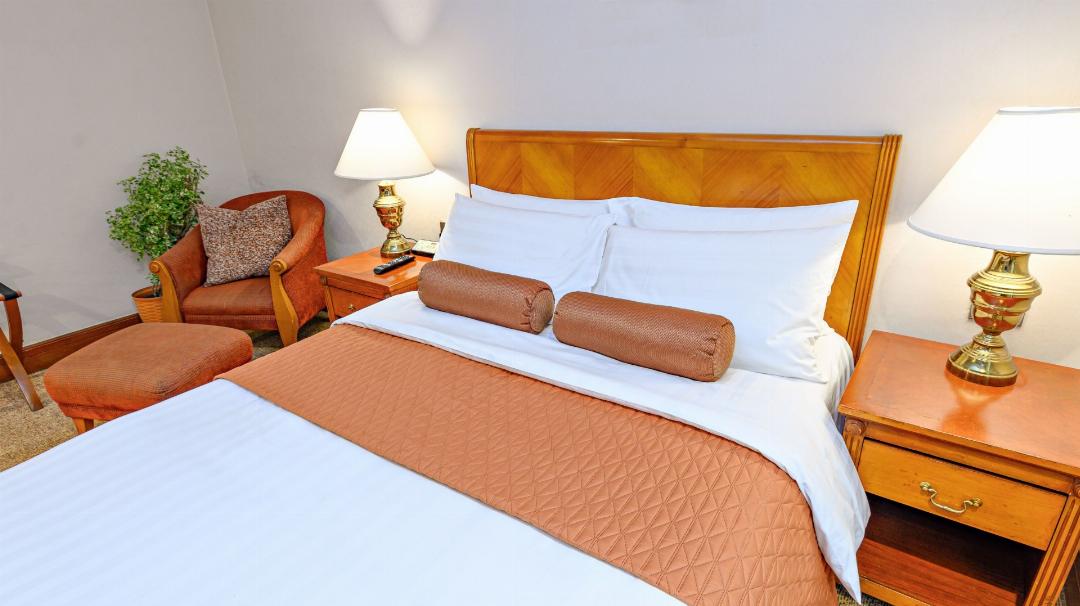 Room at MCollection - Ortigas CBD Near Business & Shopping Hubs, PASIG
