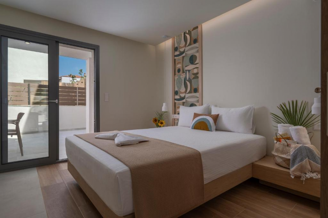 Sandy Seaside Suites 8/66
