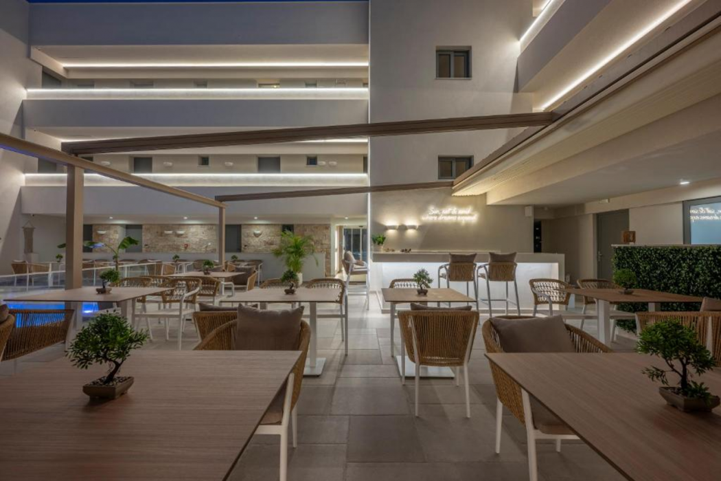 Sandy Seaside Suites 30/66