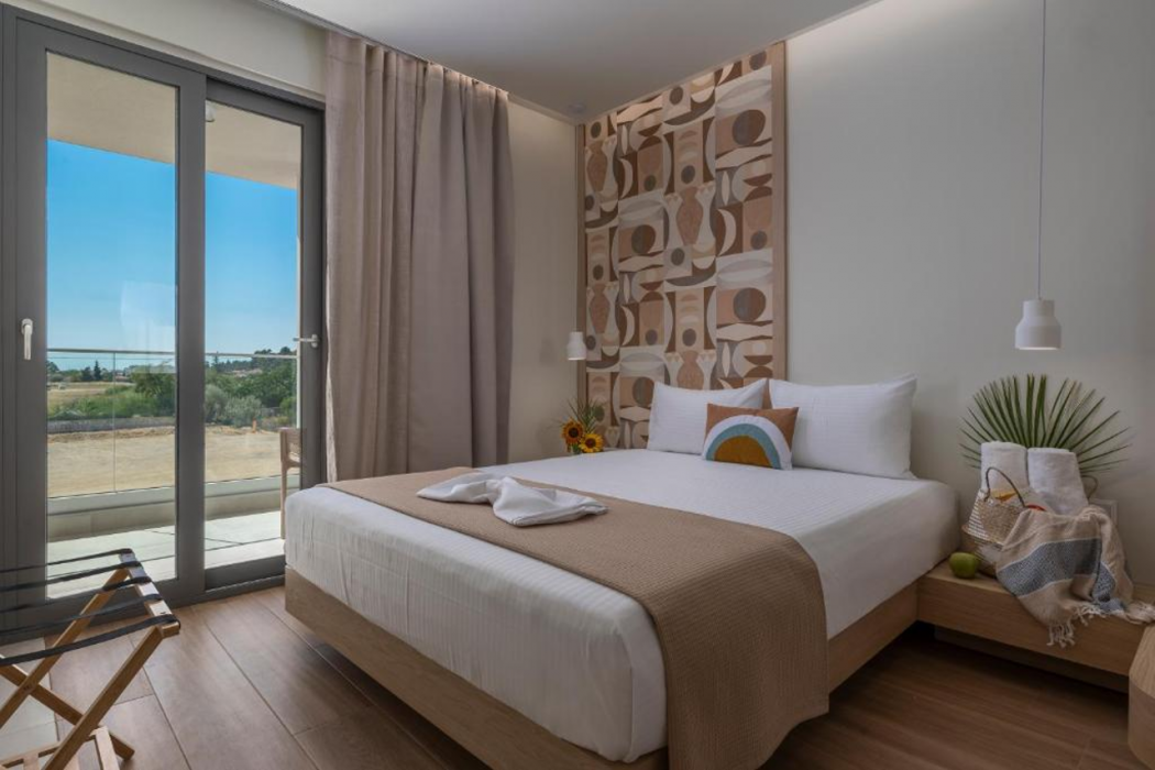 Sandy Seaside Suites 10/66