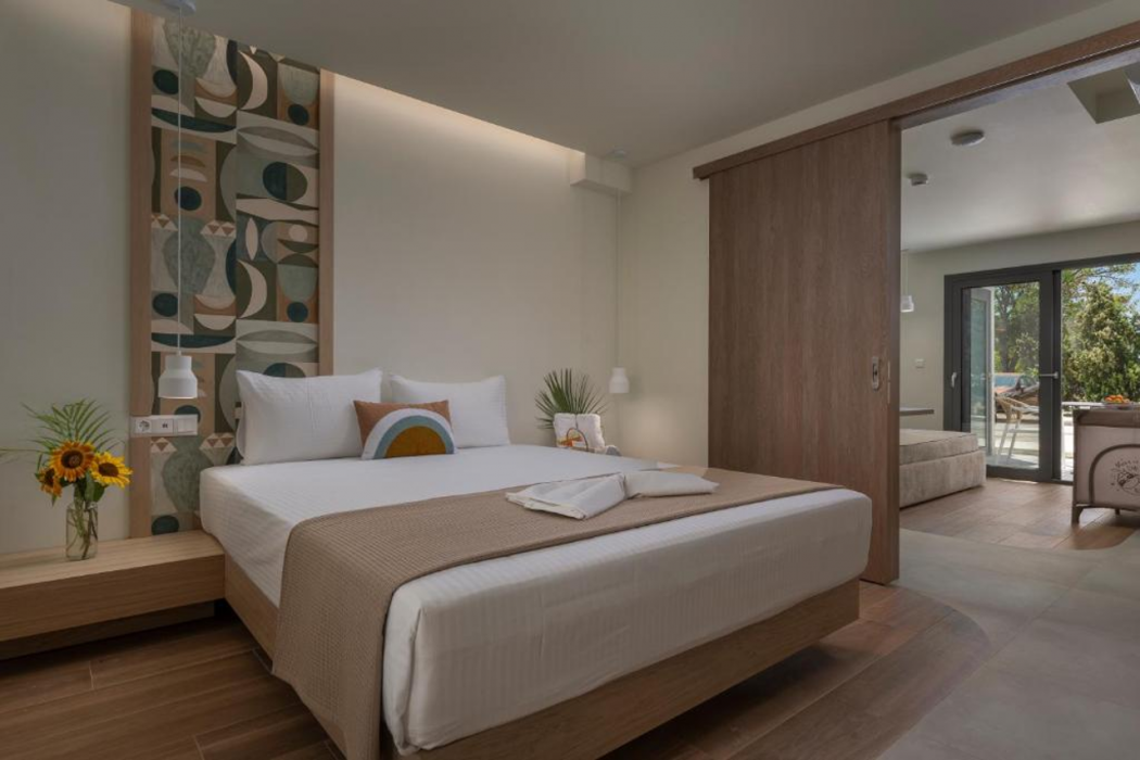 Sandy Seaside Suites 9/66
