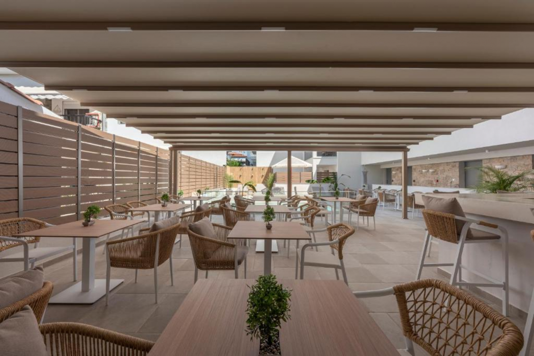 Sandy Seaside Suites 32/66
