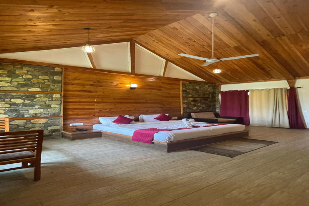 Crestmont Manral Resort Jim Corbett 10/10