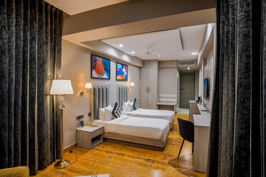 Clubhouse Hotel Chandigarh Mohali 10/47