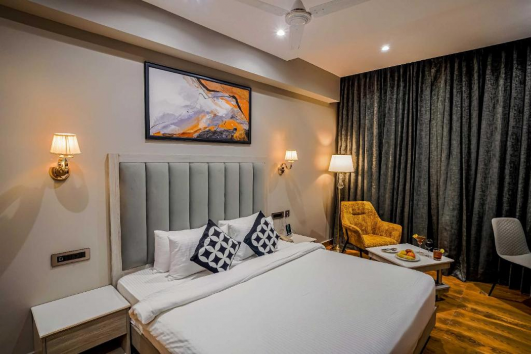 Clubhouse Hotel Chandigarh Mohali 14/47