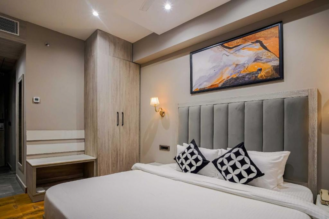 Clubhouse Hotel Chandigarh Mohali 12/47