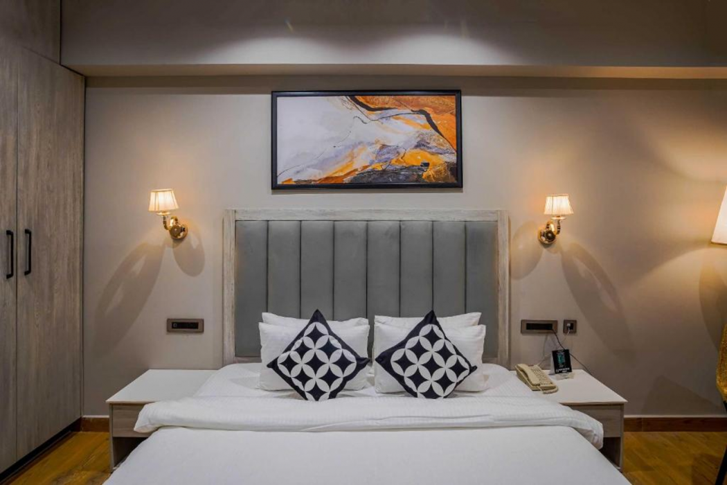 Clubhouse Hotel Chandigarh Mohali 11/47