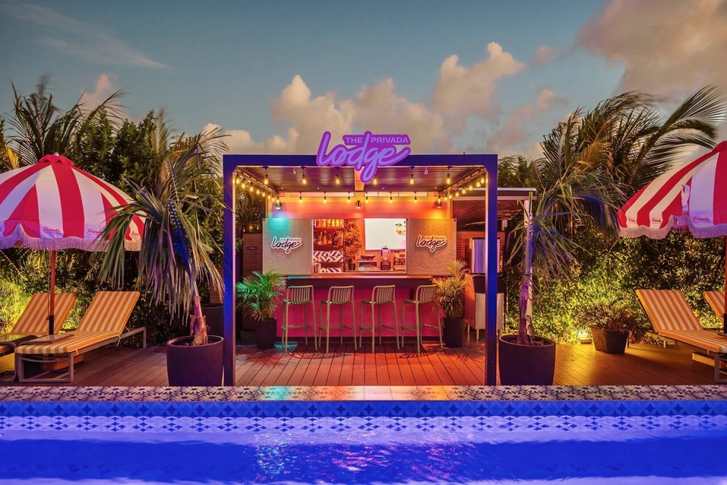 Privada Stays Eagle - Private Pools & Adults 16/25