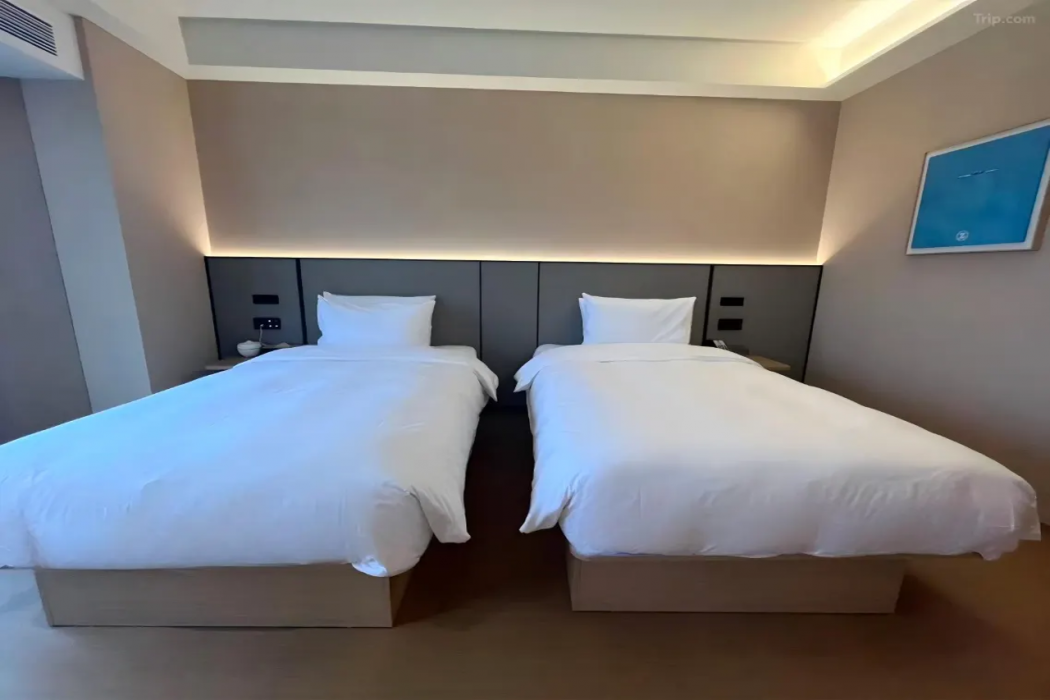 Xianze Hotel (Guangzhou North Railway Station Huadu Auto City Metro Station Branch) 15/40