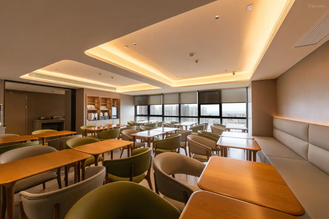 Xianze Hotel (Guangzhou North Railway Station Huadu Auto City Metro Station Branch) 28/40