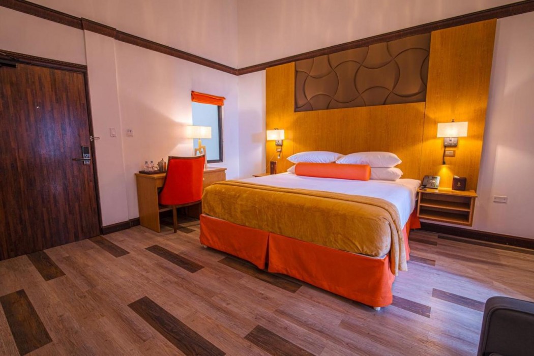 Sago Palm Hotel 6/68
