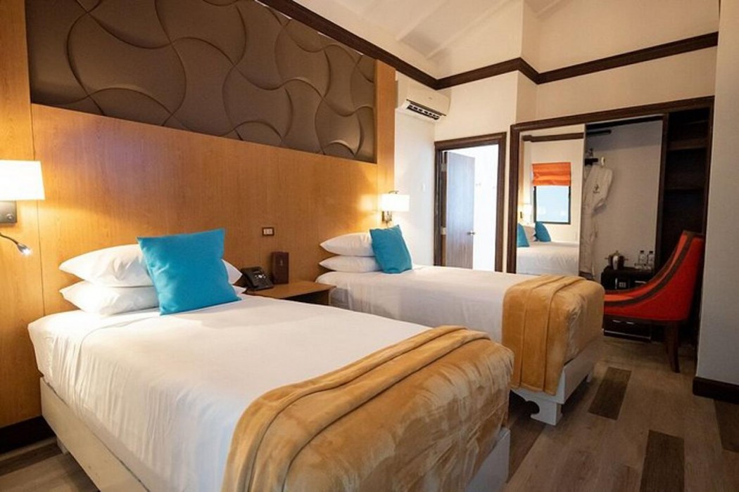 Sago Palm Hotel 8/68