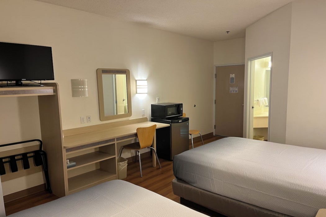 Super 8 by Wyndham Sidney NE 13/14