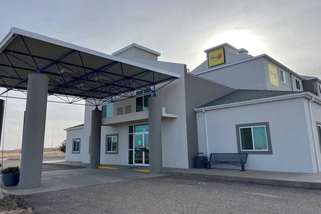 Super 8 by Wyndham Sidney NE 3/14