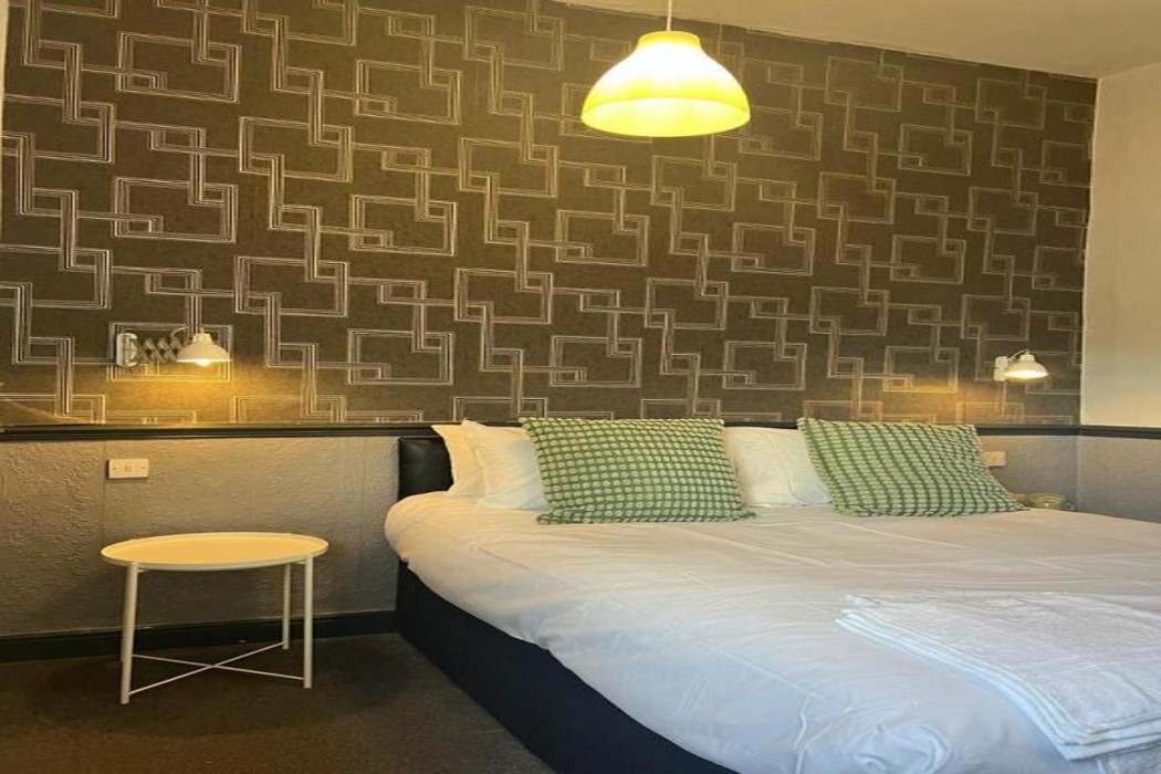 OYO New Charles Dickens Hotel 10/14