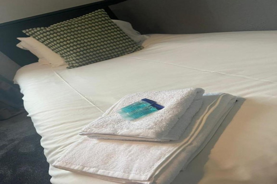 OYO New Charles Dickens Hotel 9/14