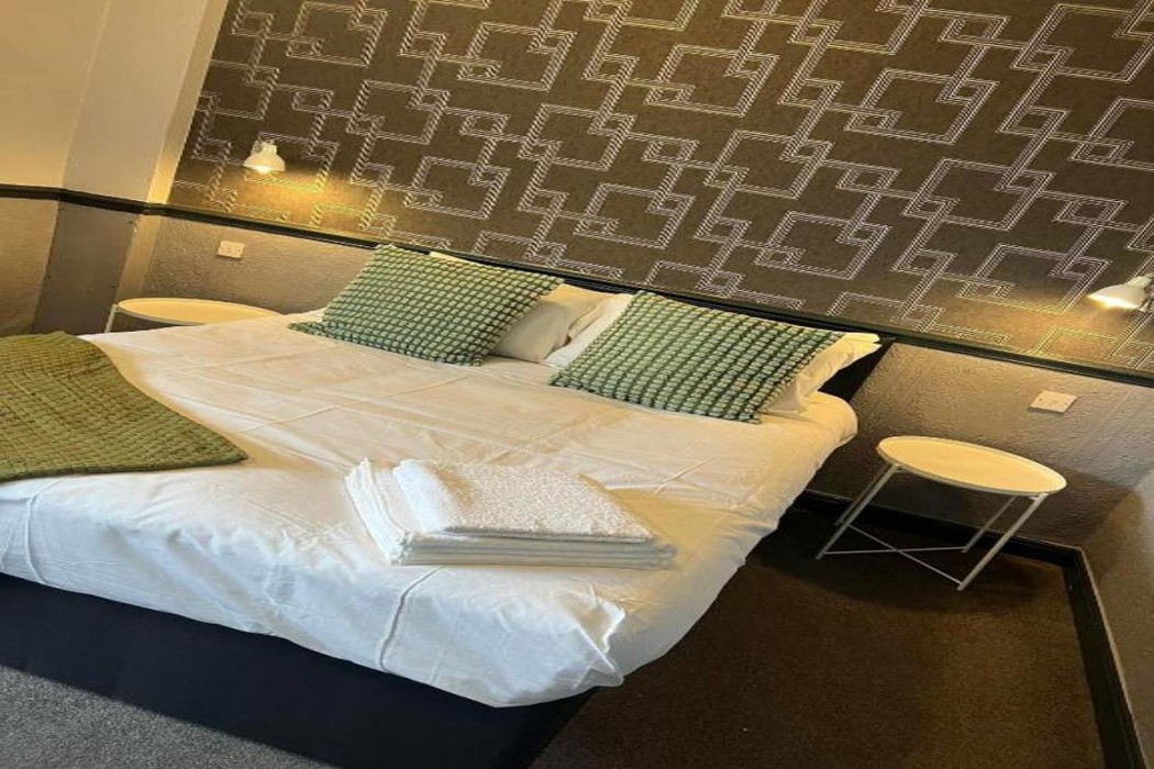 OYO New Charles Dickens Hotel 7/14
