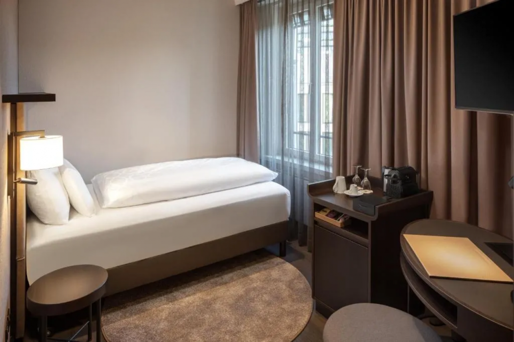 Hotel Victoria 12/62