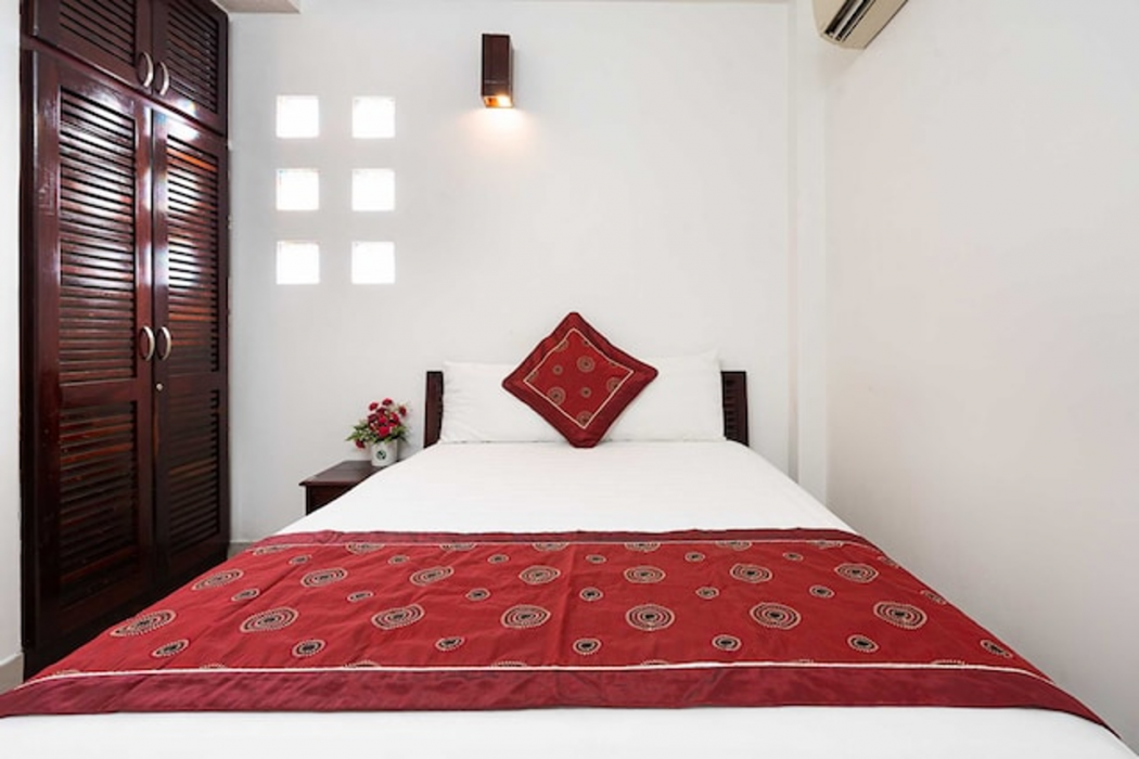 Collection O Dinh Dinh Hotel - Near Tan Son Nhat Airport 12/51