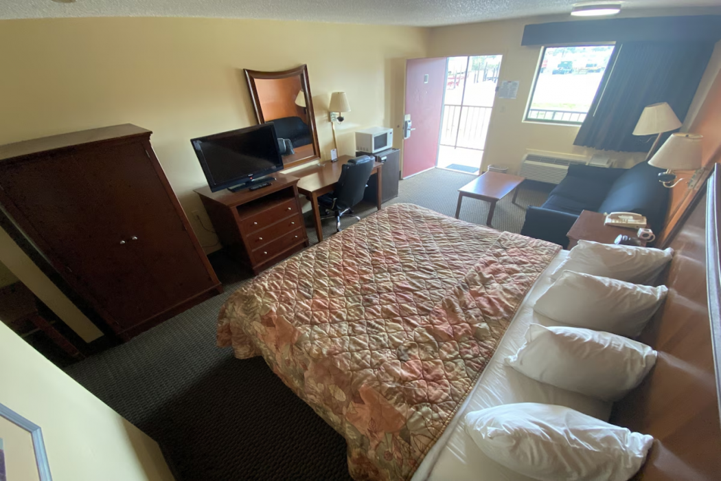 Rodeway Inn Baxley, GA 13/86