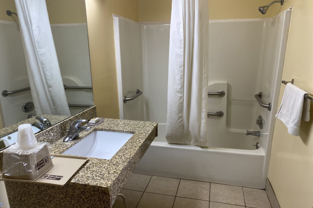 Rodeway Inn Baxley, GA 54/86