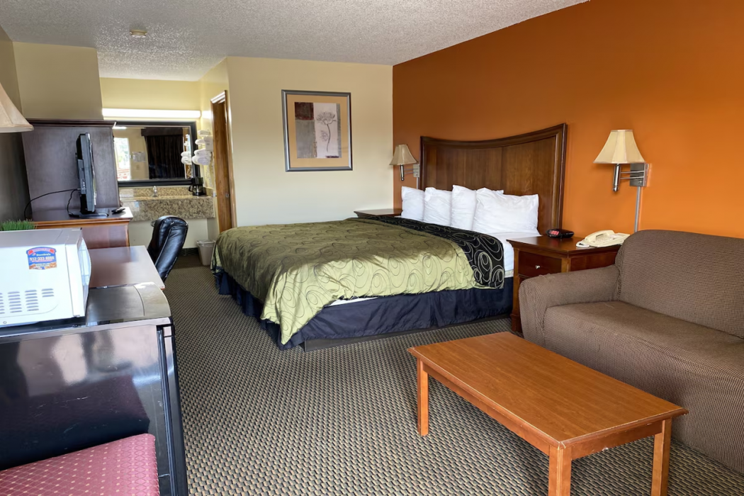Rodeway Inn Baxley, GA 53/86