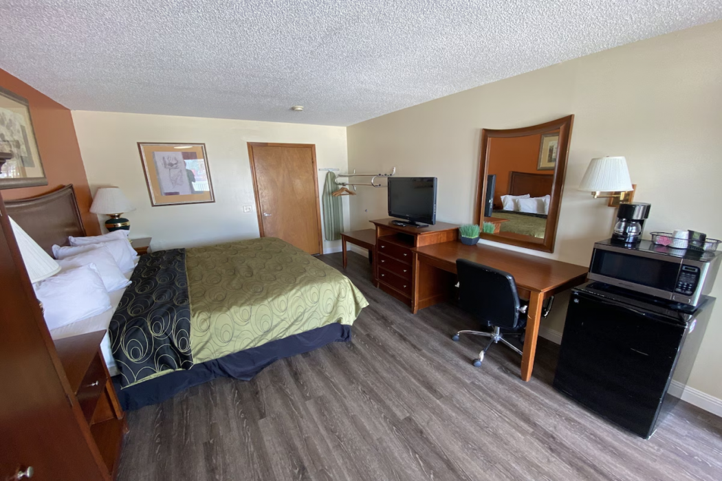 Rodeway Inn Baxley, GA 16/86