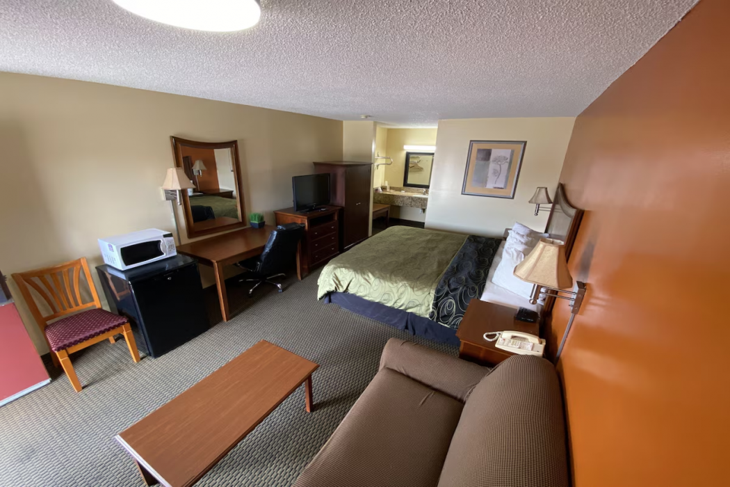 Rodeway Inn Baxley, GA 18/86