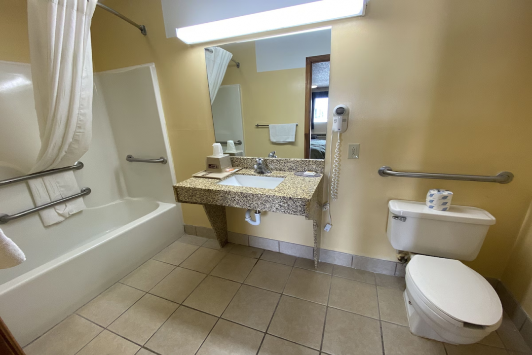 Rodeway Inn Baxley, GA 50/86