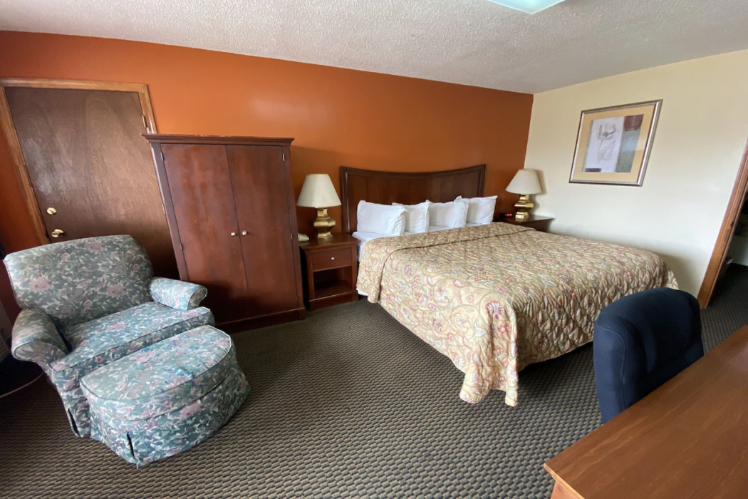 Rodeway Inn Baxley, GA 38/86